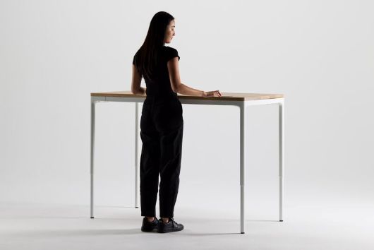 Humanscale Introduces eFloat Quattro, A Four-Leg Standing Desk That Elevates Wellness