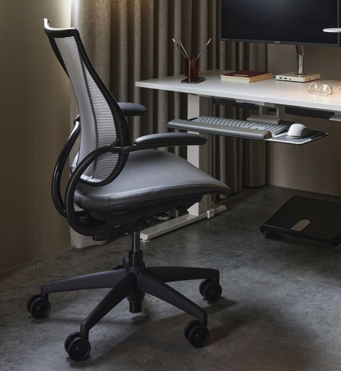 Liberty Ocean in a Black Frame, with Ticino Charcoal Leather Seat