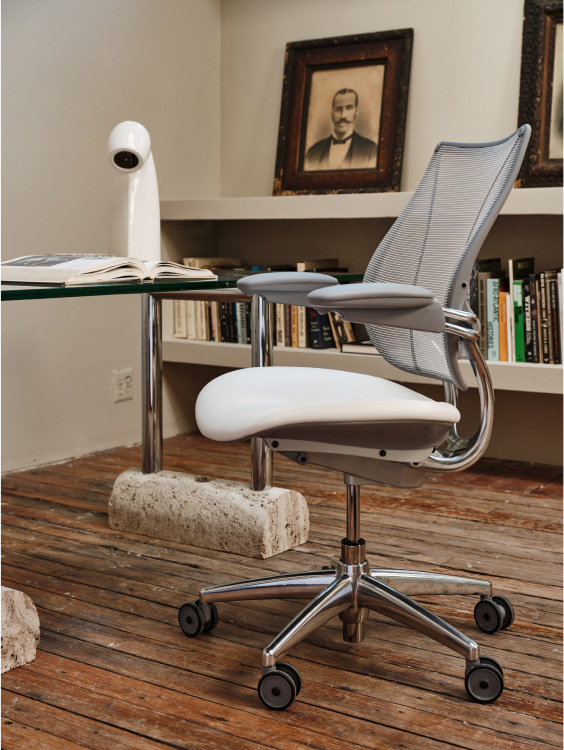 Liberty in a Polished Aluminum with Ticino Glacier Seat