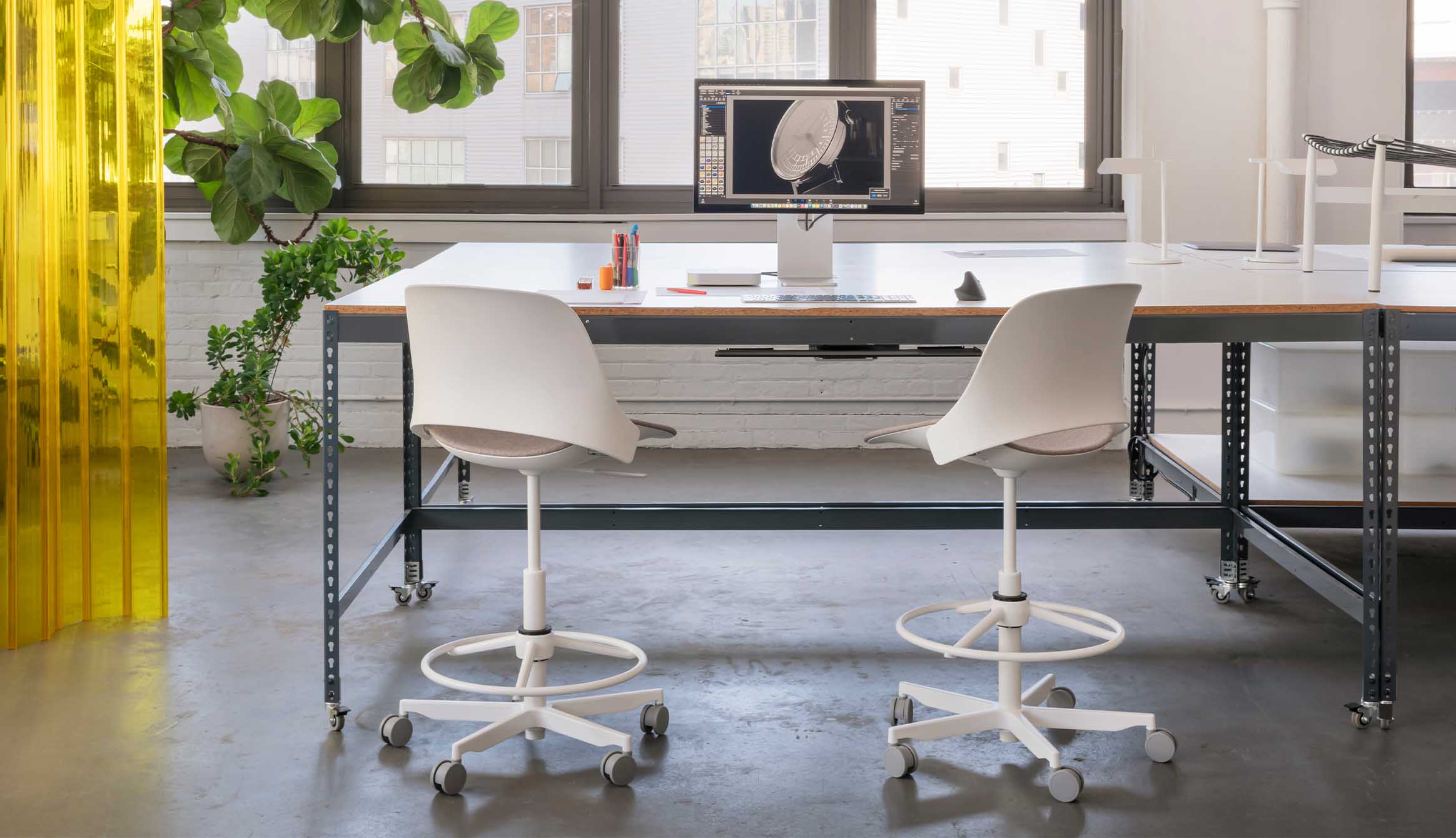 Trea Lite Task, High Task Stool in Arda 0211 textile