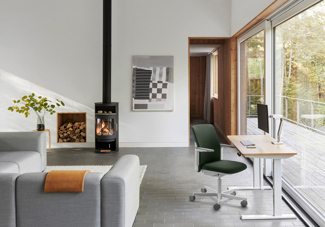 Path Task in Evergreen FormSense Eco Knit, with Light Gray Frame