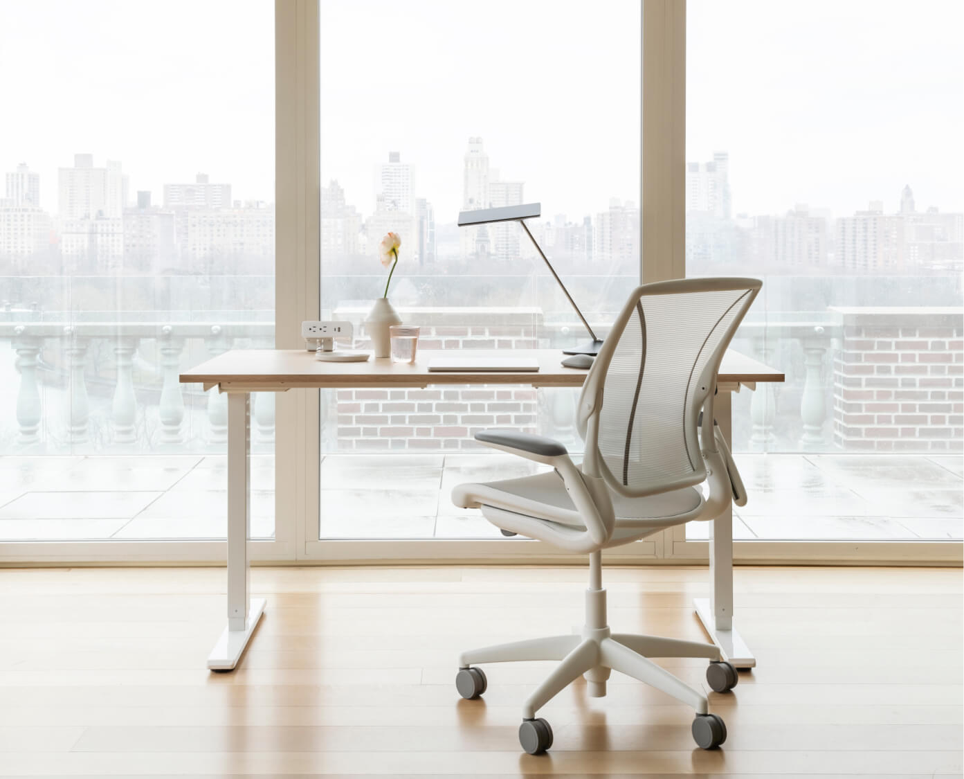 World All Mesh, White Frame, White Pinstripe Mesh